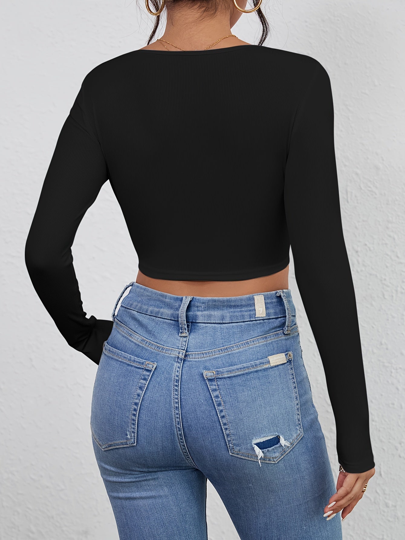 Womens Fashionable Solid Crop Top - Slim Long Sleeve T-Shirt for Spring & Fall - Seasonal Wardrobe Essential - Casual Comfort
