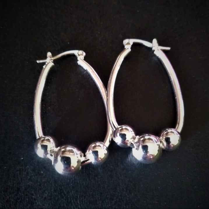 Beaded Loop - Pedlar's Attic