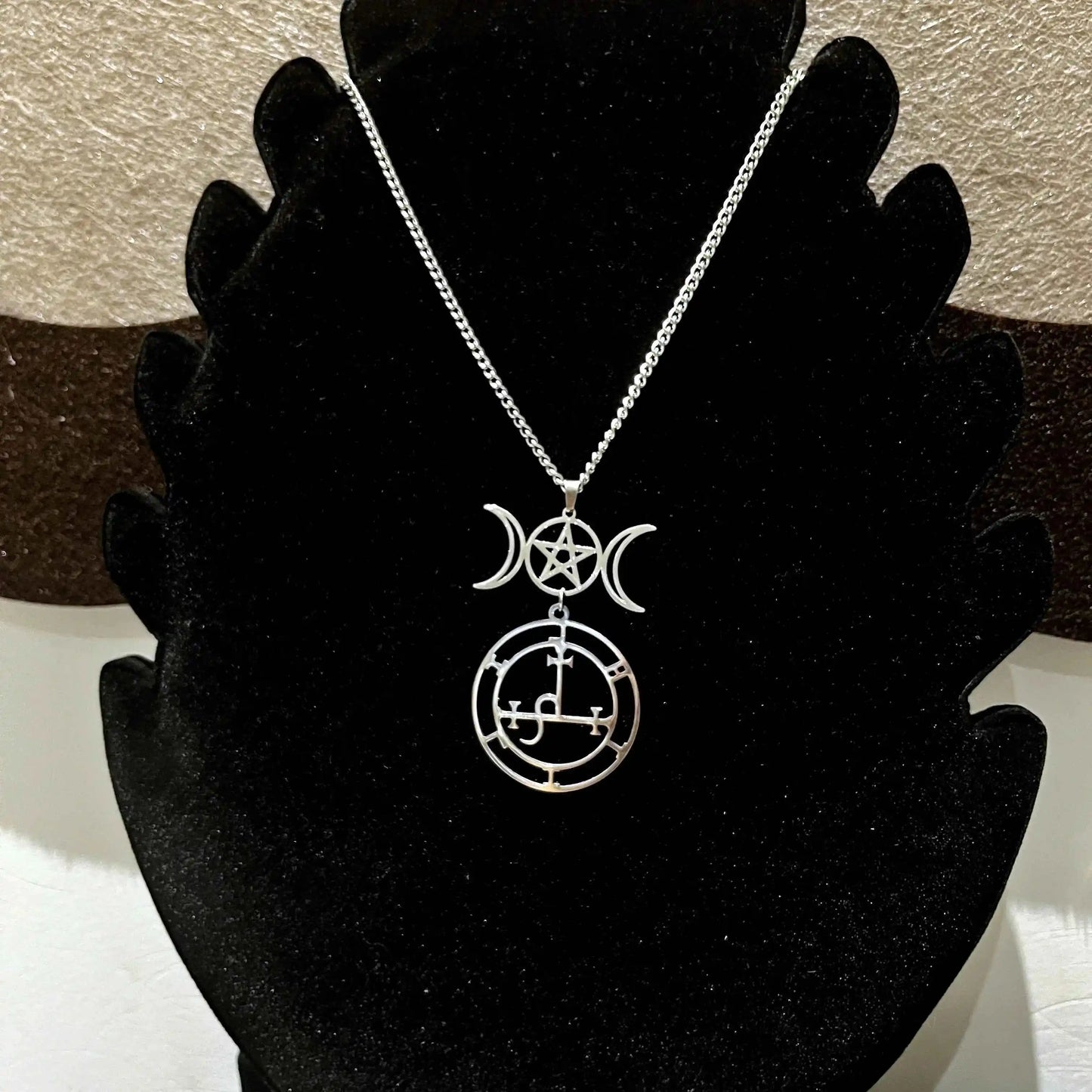 Vassago Triple Moon Goddess Pendant Necklace - Pedlar's Attic