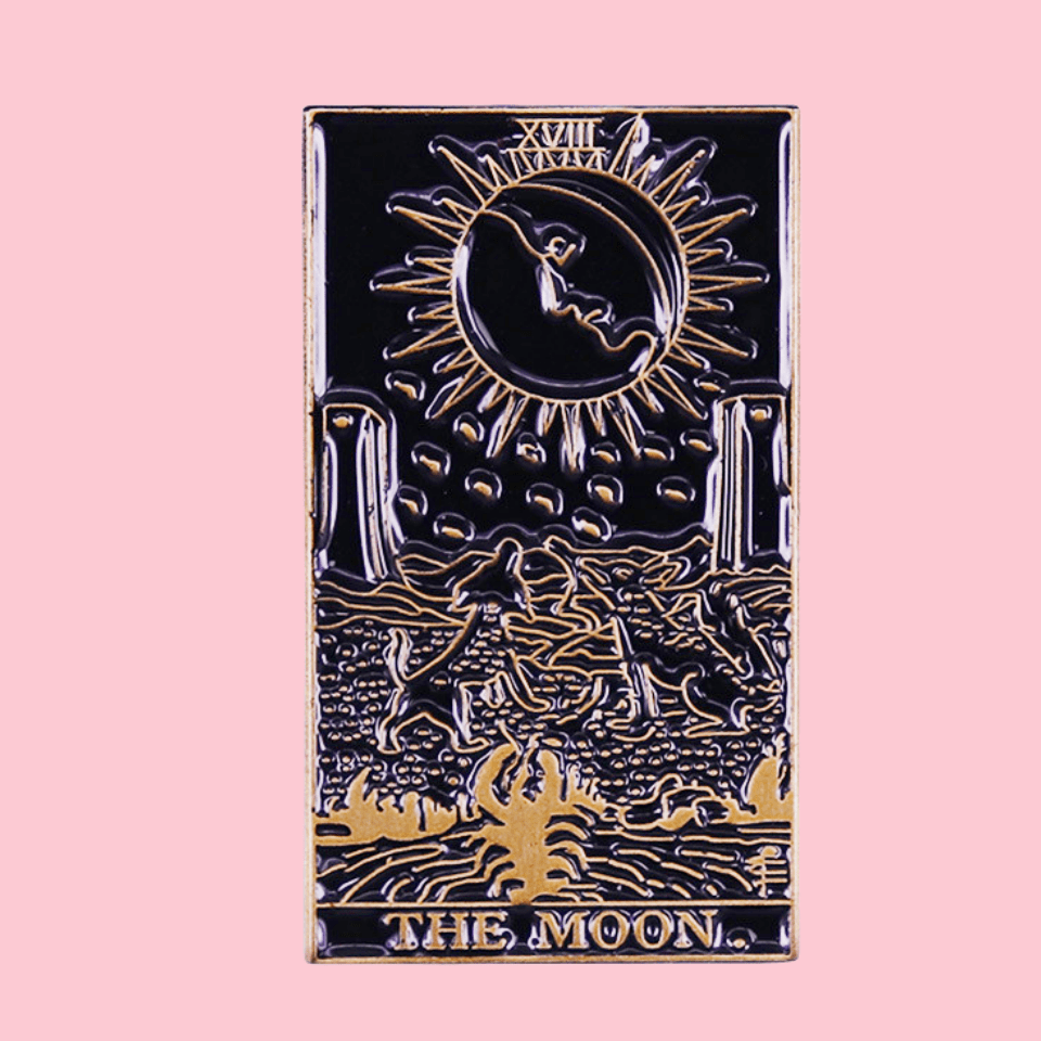 1pc Gothic "The Moon" Tarot Card Enamel Pin, Vintage Sun Design, Personalized Metal Badge, Dark Series Novelty Brooch for Men, Clothing, Hats, Bags Accessories, Alloy Material