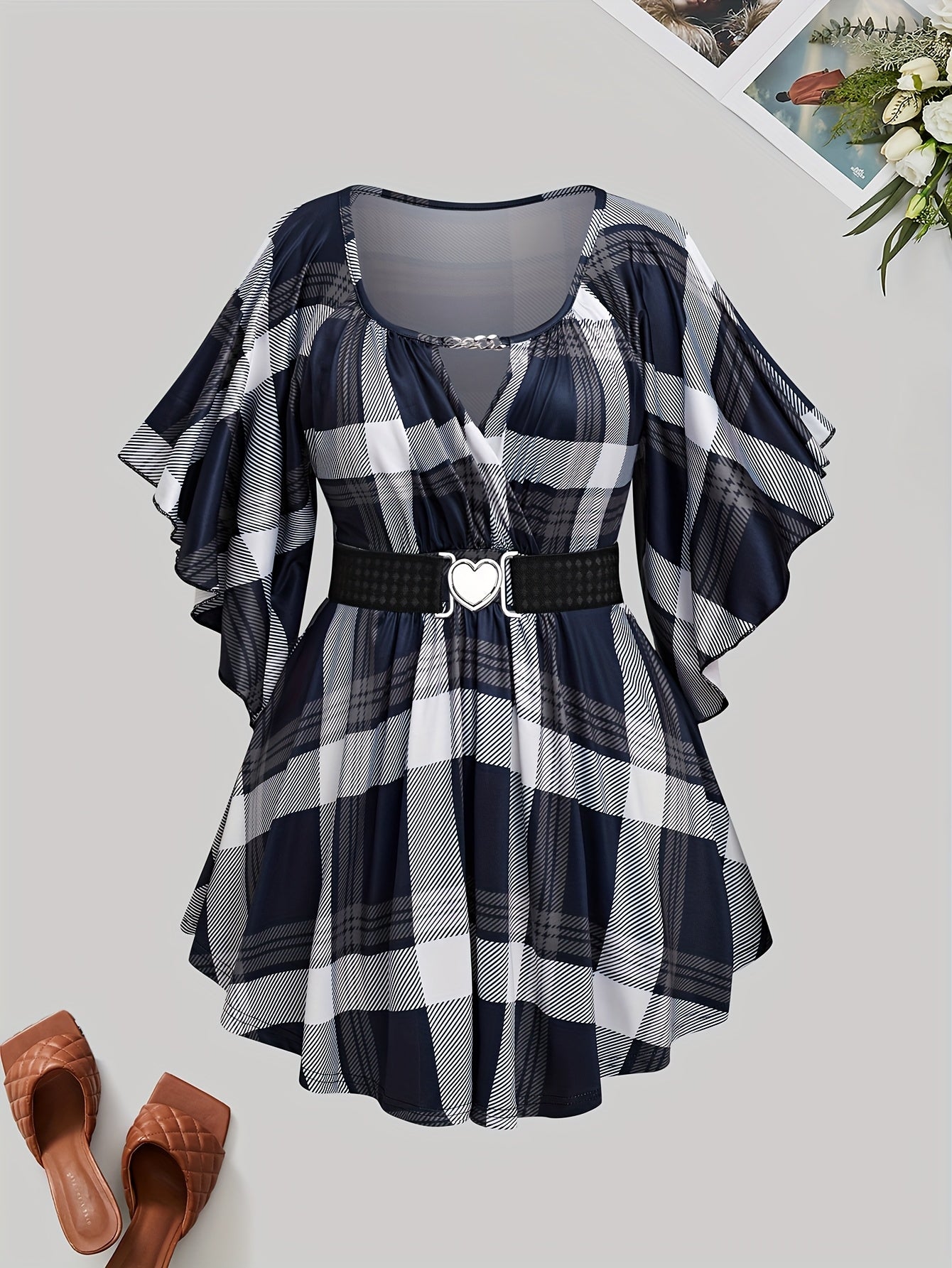 [Plus Size T-Shirt] Valentine's Day Plus Size Women's T-Shirt | Metallic Heart Design, Casual Print, Pleated Short Sleeve & Waist Belt | Perfect for Spring/Summer