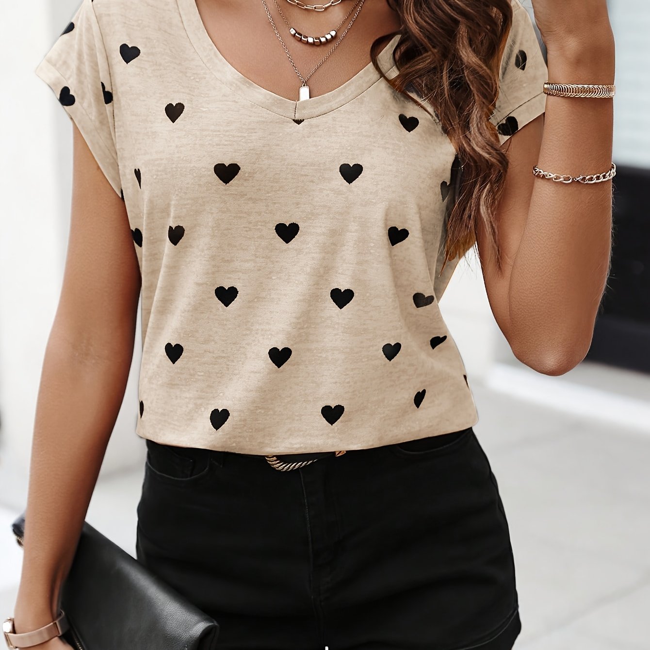 [Elegant Casual Polyester Knit Top] 1pc Elegant V-Neck Women'S T-Shirt with Heart Print, Casual Polyester Knit Top for All Seasons