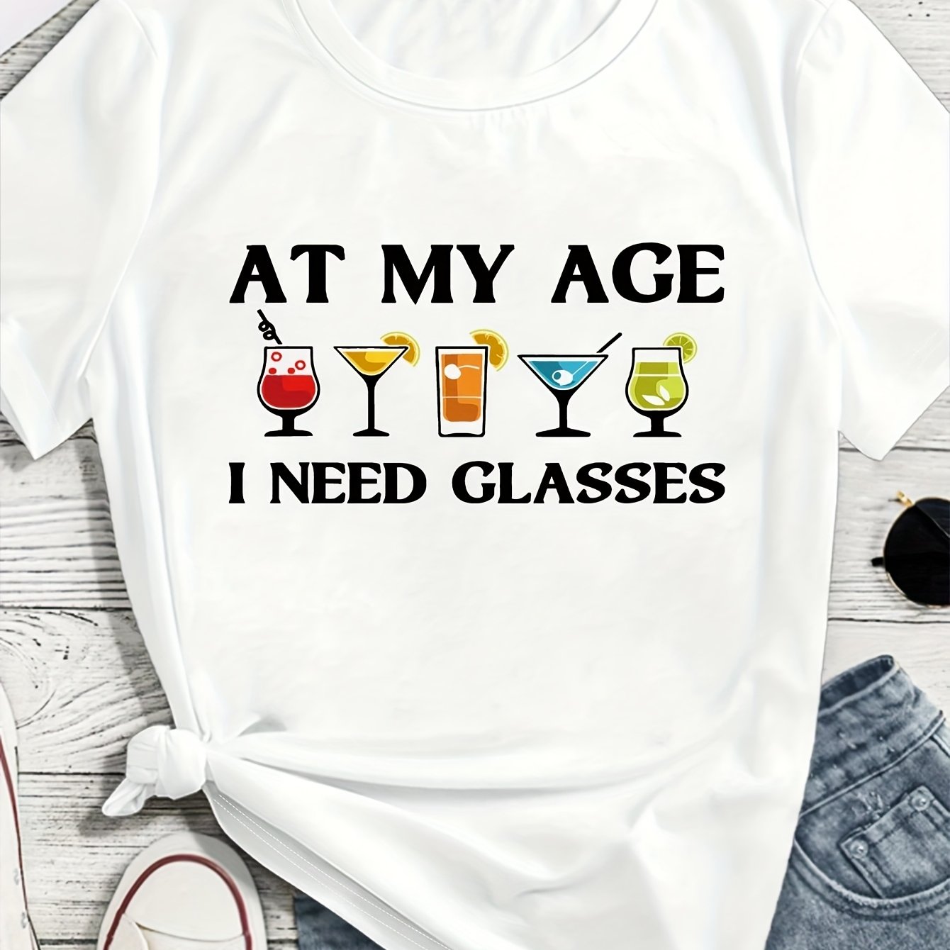 Women'S T-shirt, With Its Simple Yet Refined Design, Is Crafted From Soft And Comfortable Fabric, Creating A Versatile Style That Perfectly Embodies A Woman'S Elegant Demeanor And Youthful Vitality.