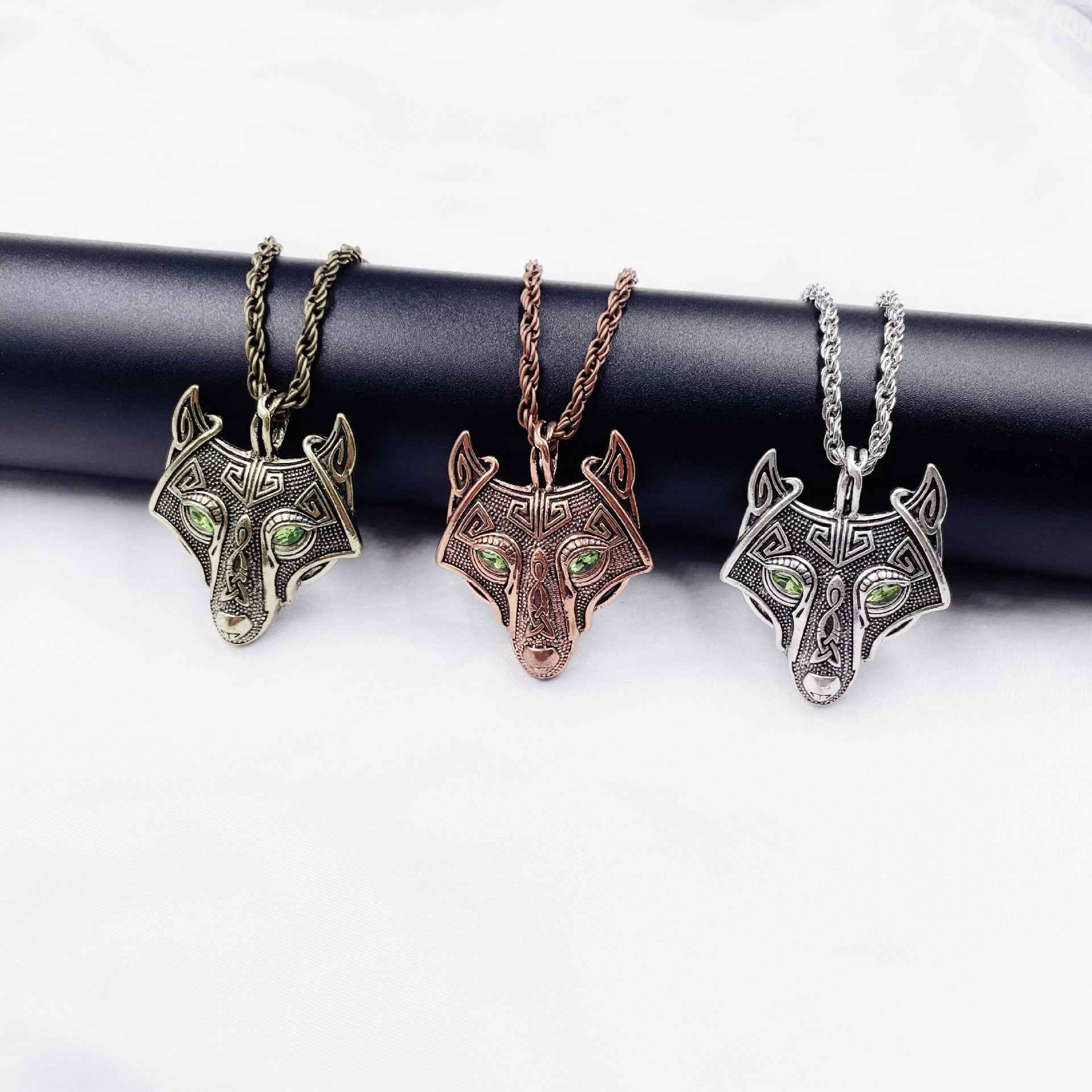 Men's Nordic Viking Necklace Wolf Head Pendant Necklace - Pedlar's Attic