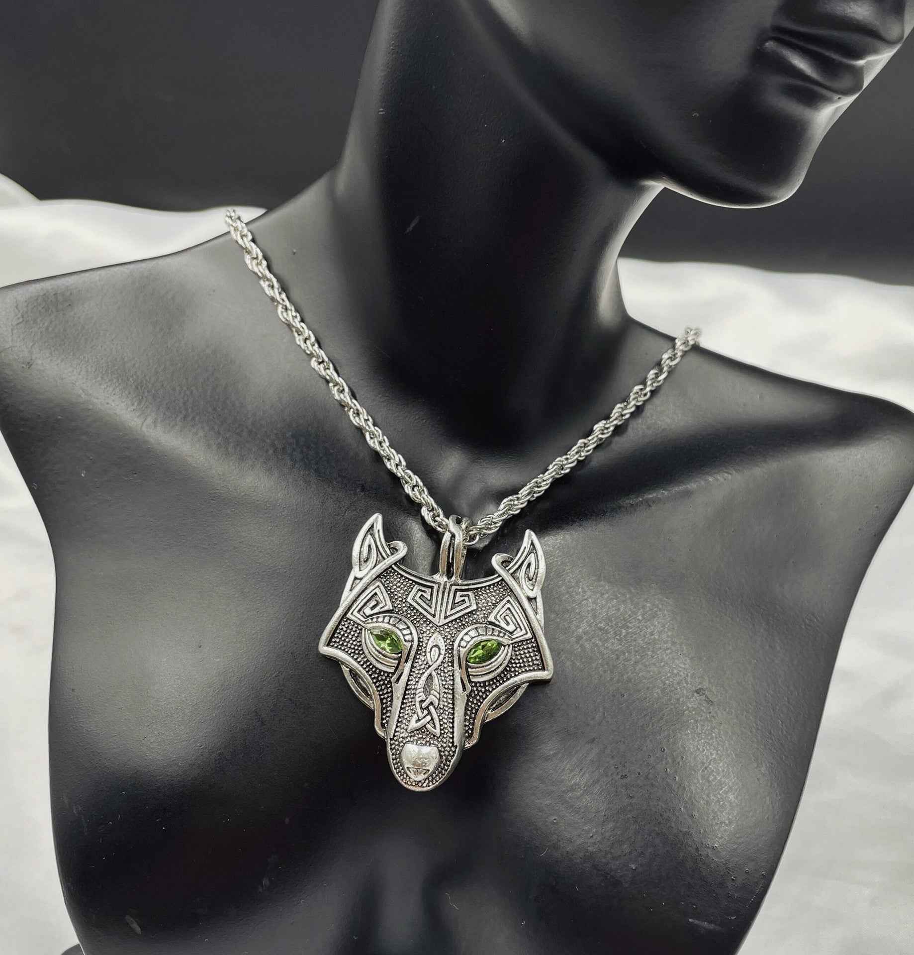 Men's Nordic Viking Necklace Wolf Head Pendant Necklace - Pedlar's Attic