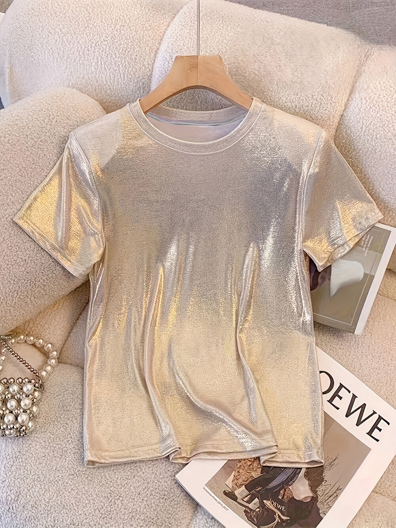 Elegant French-Inspired Shimmering Princess-Themed Women's T-Shirt - Casual Crew Neck, Short Sleeve, Solid Color, Stretchy Polyester Blend, Machine Washable - Perfect for Spring/Summer/Fall