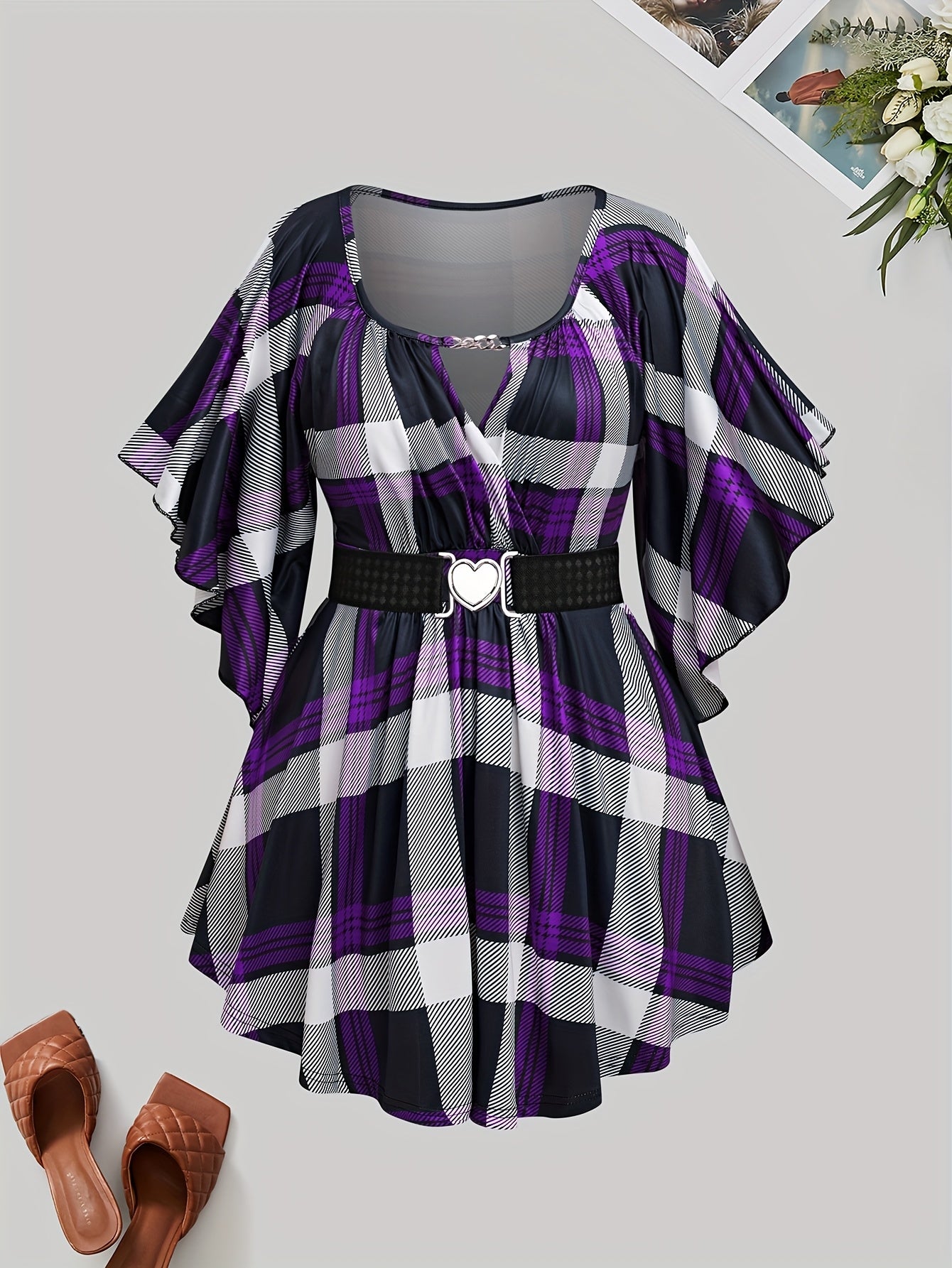 [Plus Size T-Shirt] Valentine's Day Plus Size Women's T-Shirt | Metallic Heart Design, Casual Print, Pleated Short Sleeve & Waist Belt | Perfect for Spring/Summer