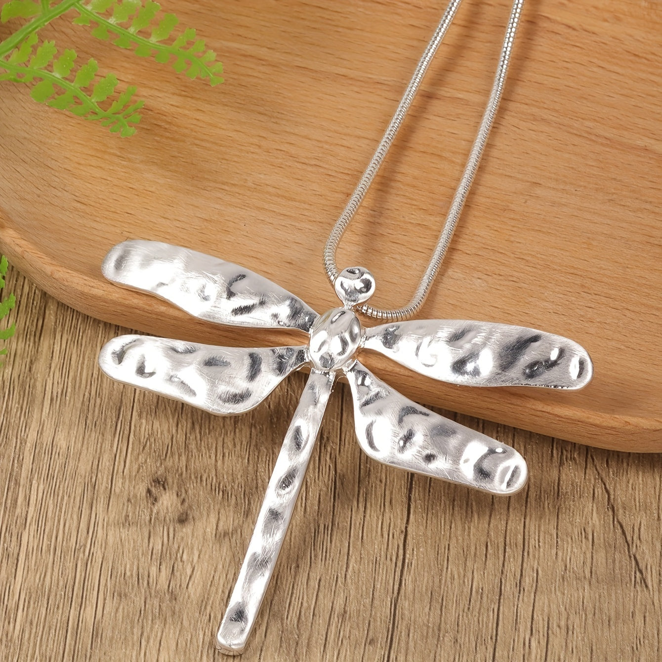 [Silvery Dragonfly Necklace] Silvery Zinc Alloy Long Necklace | Women's Hollow-out Senior Dragonfly Pendant Retro Bohemian Style Casual Daily