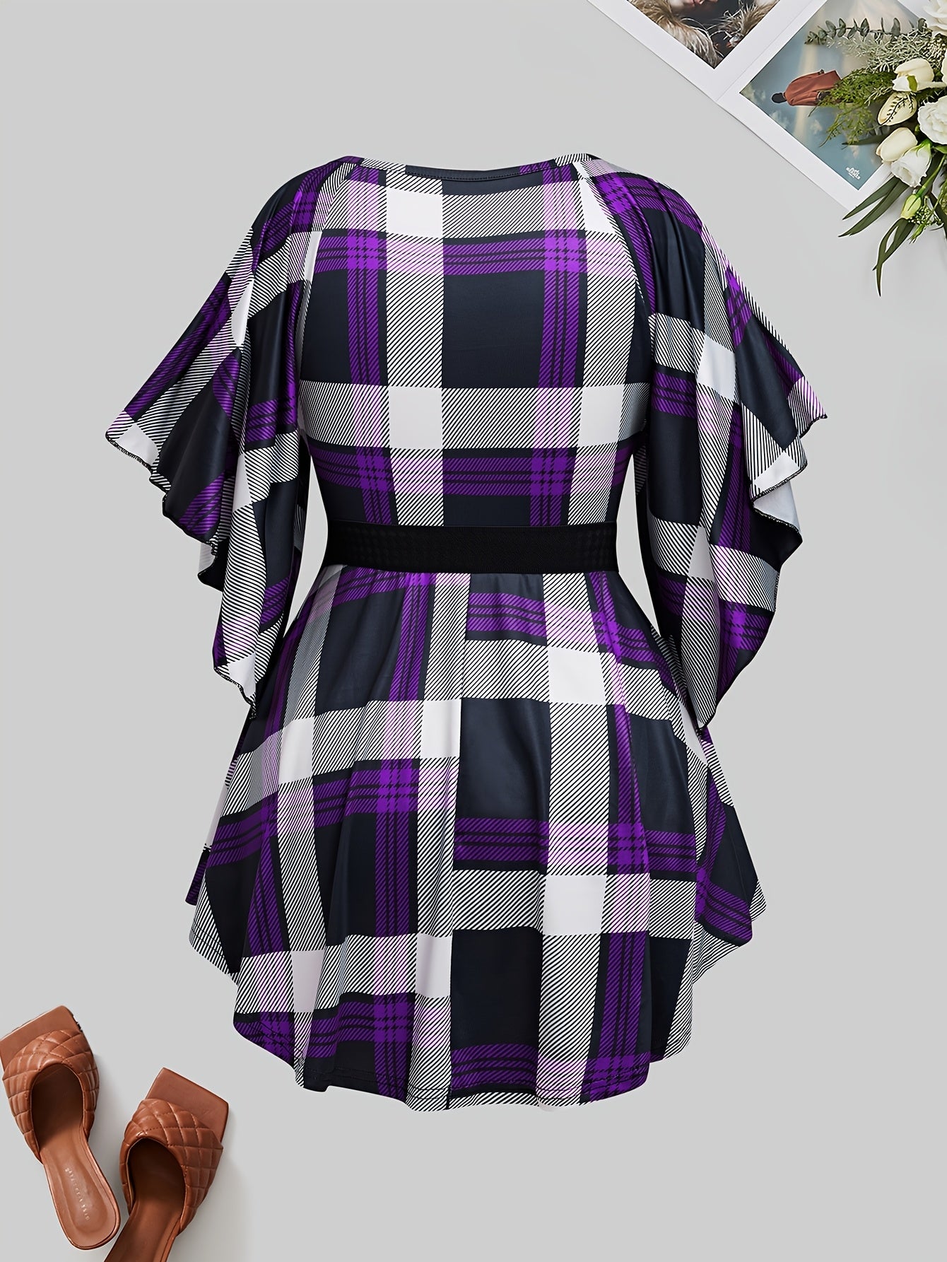 [Plus Size T-Shirt] Valentine's Day Plus Size Women's T-Shirt | Metallic Heart Design, Casual Print, Pleated Short Sleeve & Waist Belt | Perfect for Spring/Summer