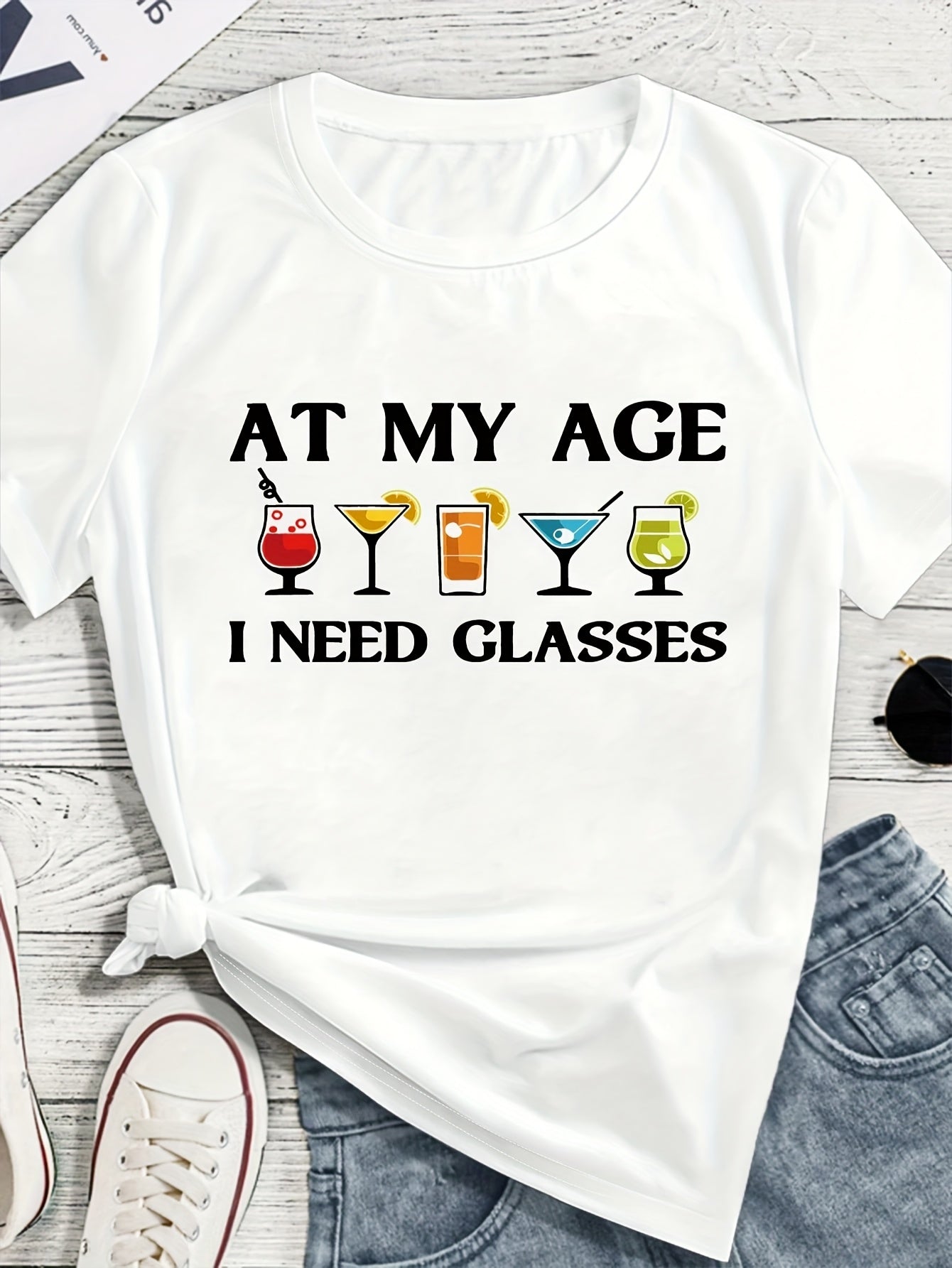 Women'S T-shirt, With Its Simple Yet Refined Design, Is Crafted From Soft And Comfortable Fabric, Creating A Versatile Style That Perfectly Embodies A Woman'S Elegant Demeanor And Youthful Vitality.