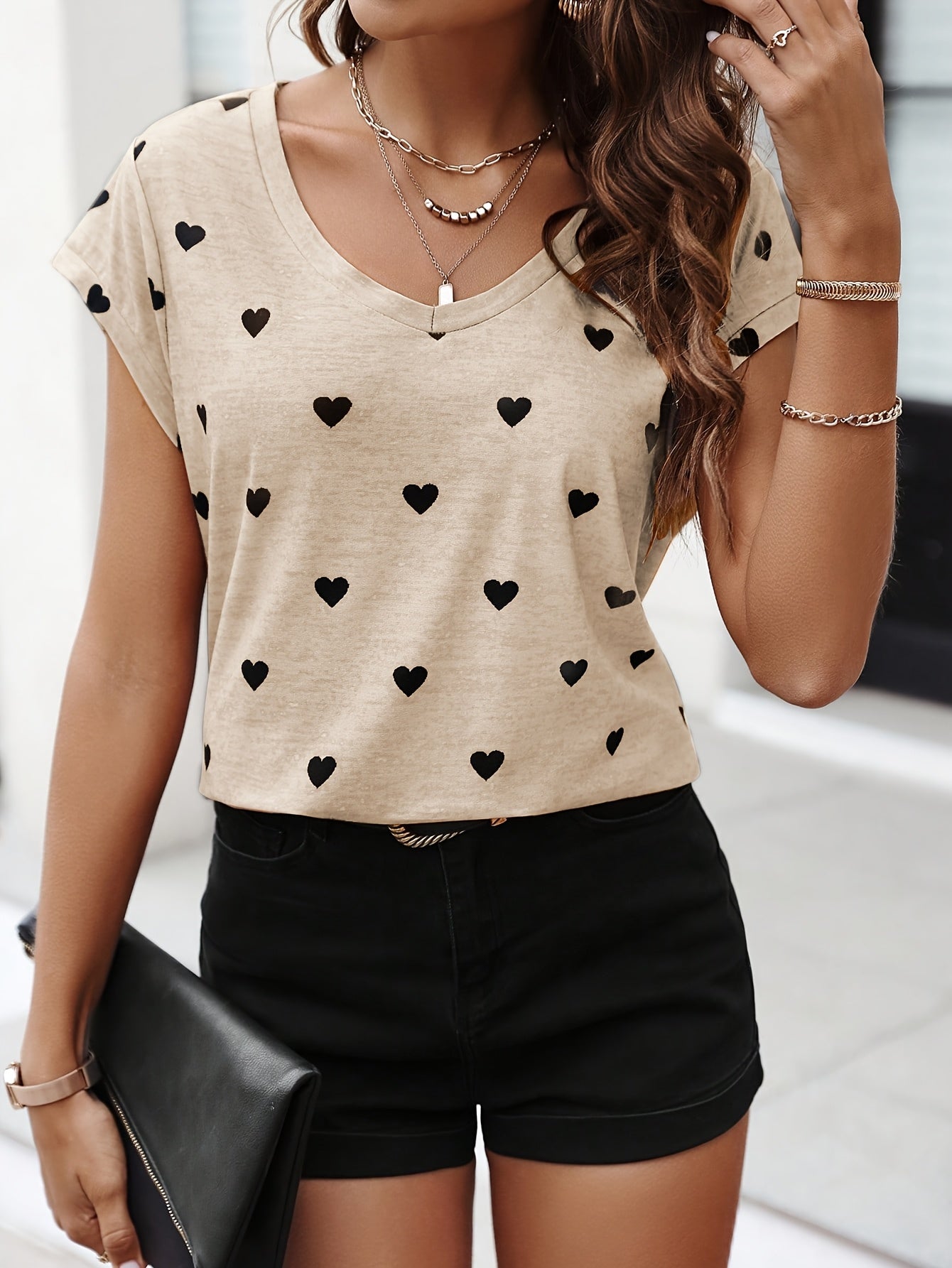 [Elegant Casual Polyester Knit Top] 1pc Elegant V-Neck Women'S T-Shirt with Heart Print, Casual Polyester Knit Top for All Seasons