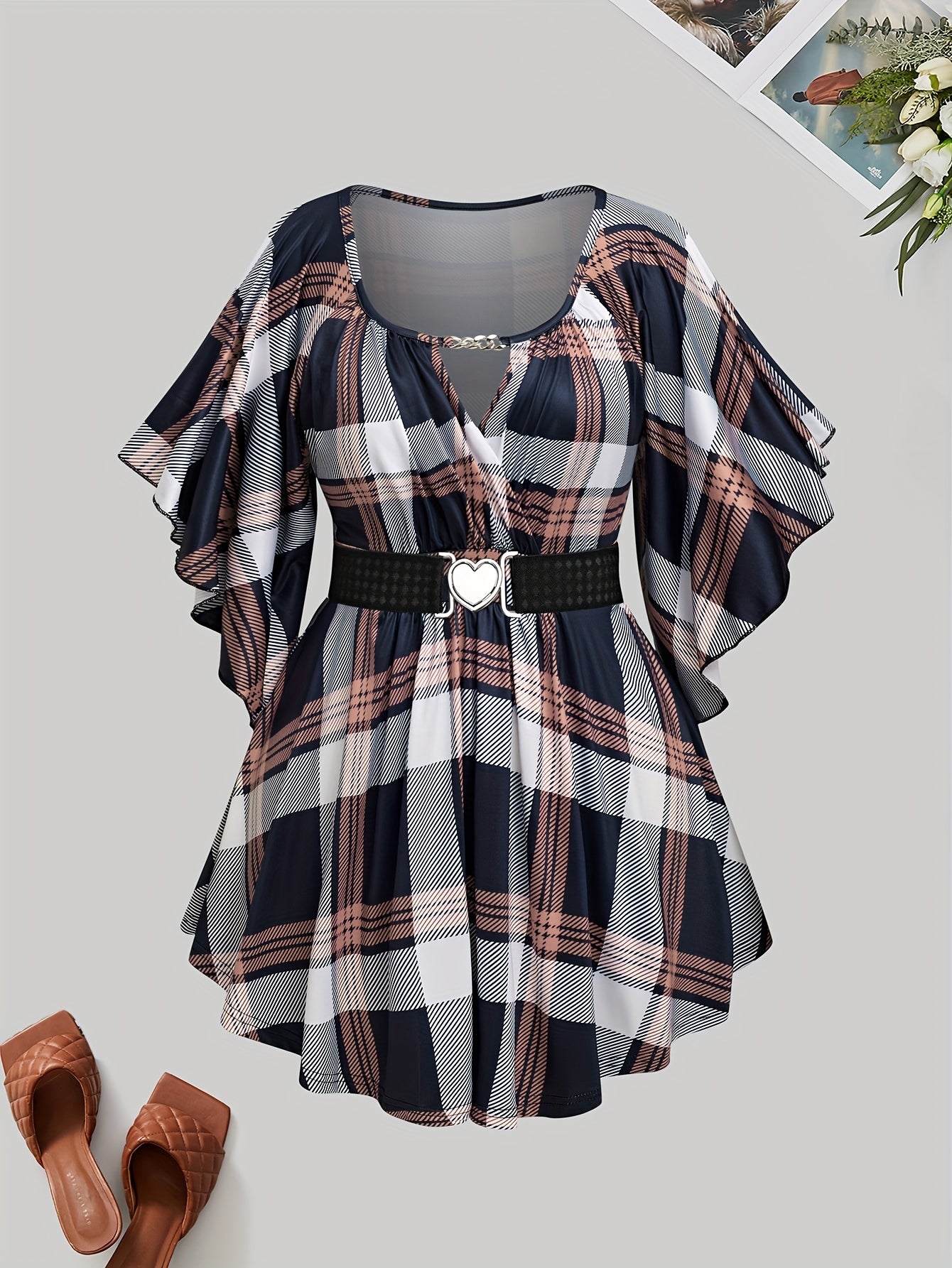 [Plus Size T-Shirt] Valentine's Day Plus Size Women's T-Shirt | Metallic Heart Design, Casual Print, Pleated Short Sleeve & Waist Belt | Perfect for Spring/Summer