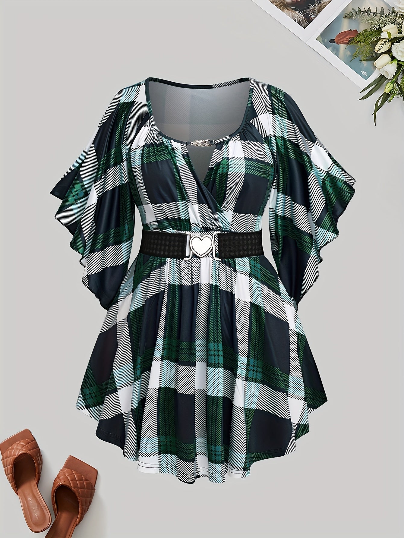 [Plus Size T-Shirt] Valentine's Day Plus Size Women's T-Shirt | Metallic Heart Design, Casual Print, Pleated Short Sleeve & Waist Belt | Perfect for Spring/Summer