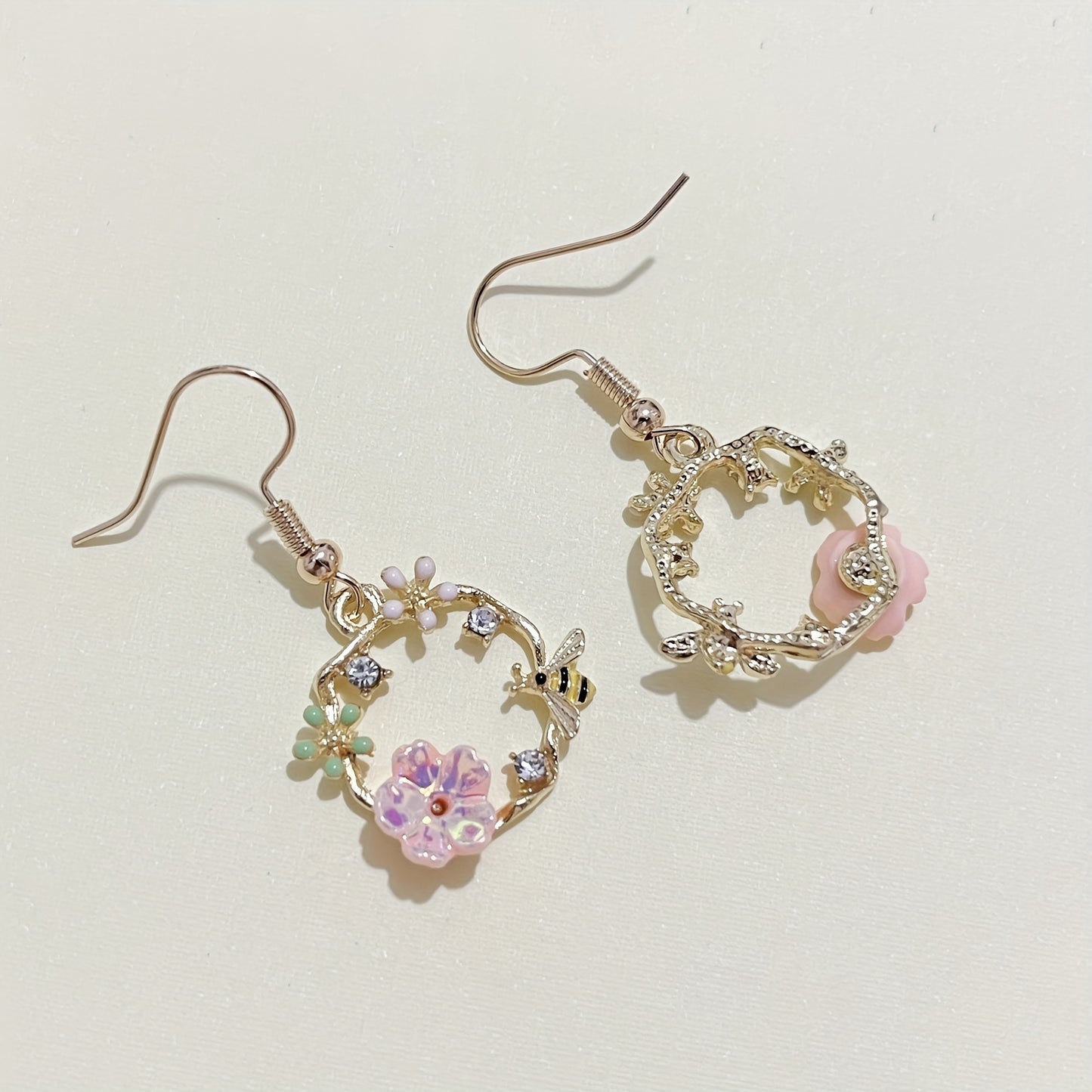 Dongda Super Fairy Quality Silvery Needle Bee Garland Shell Flower Stud Earrings