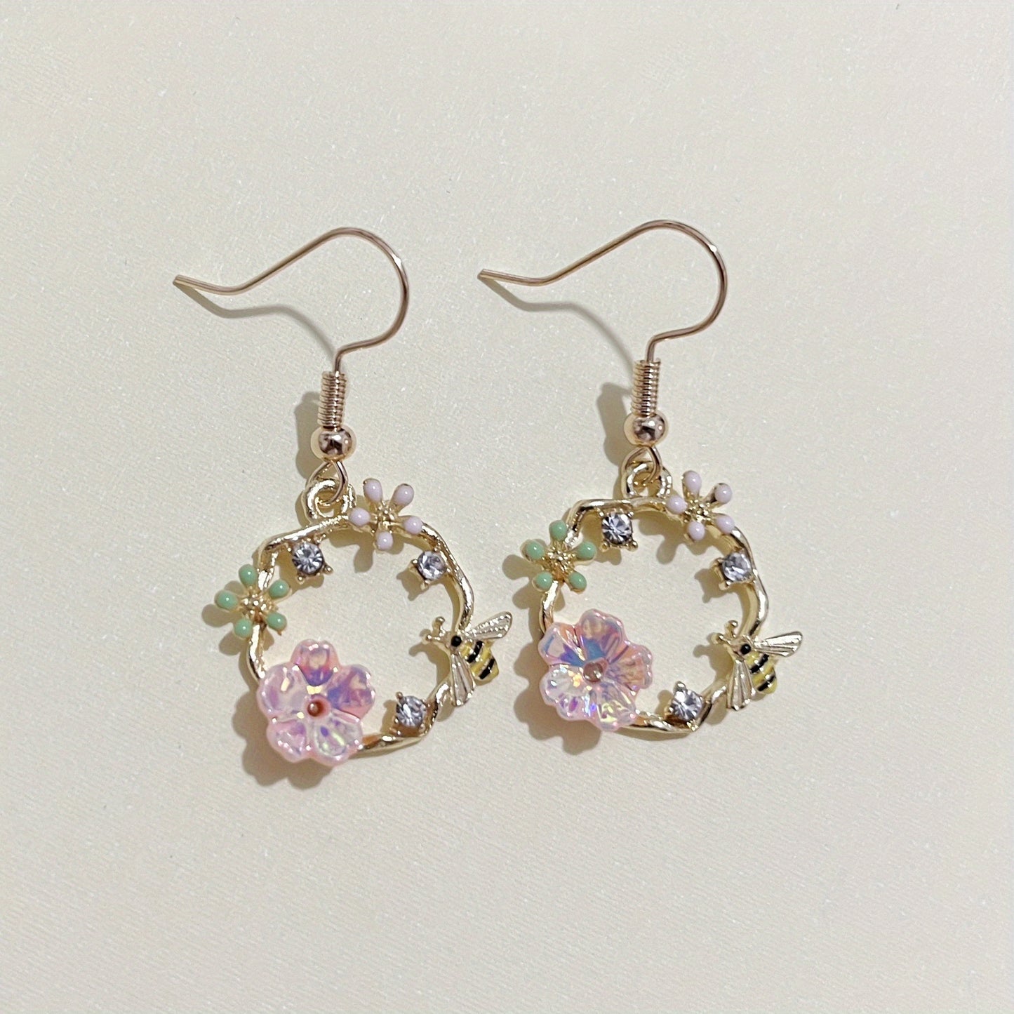 Dongda Super Fairy Quality Silvery Needle Bee Garland Shell Flower Stud Earrings