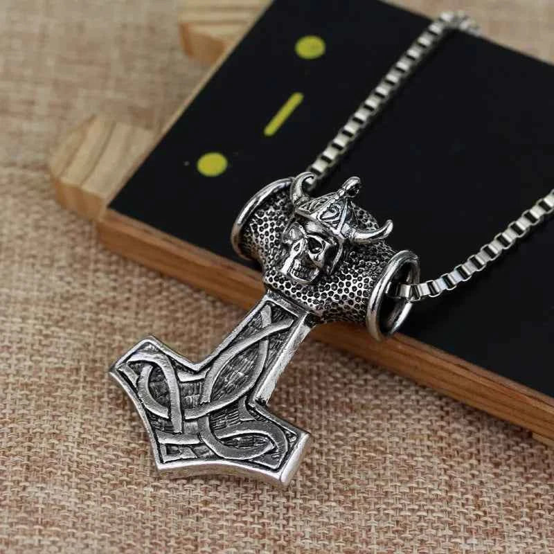 Norse Viking Odin's Runes Necklace Vegvisir Symbol