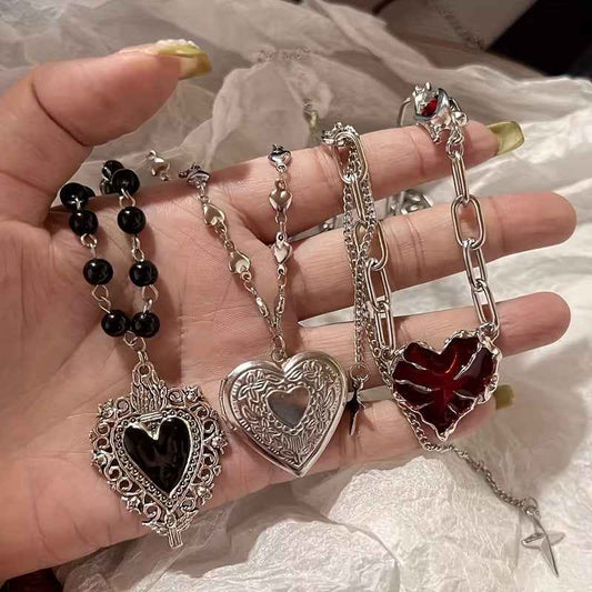 Cross-Border Hot-Selling Gothic Heart-Shaped Pendant Necklace, Personalized Punk Sweet Cool Style Jewelry, Versatile Manufacturer Wholesale