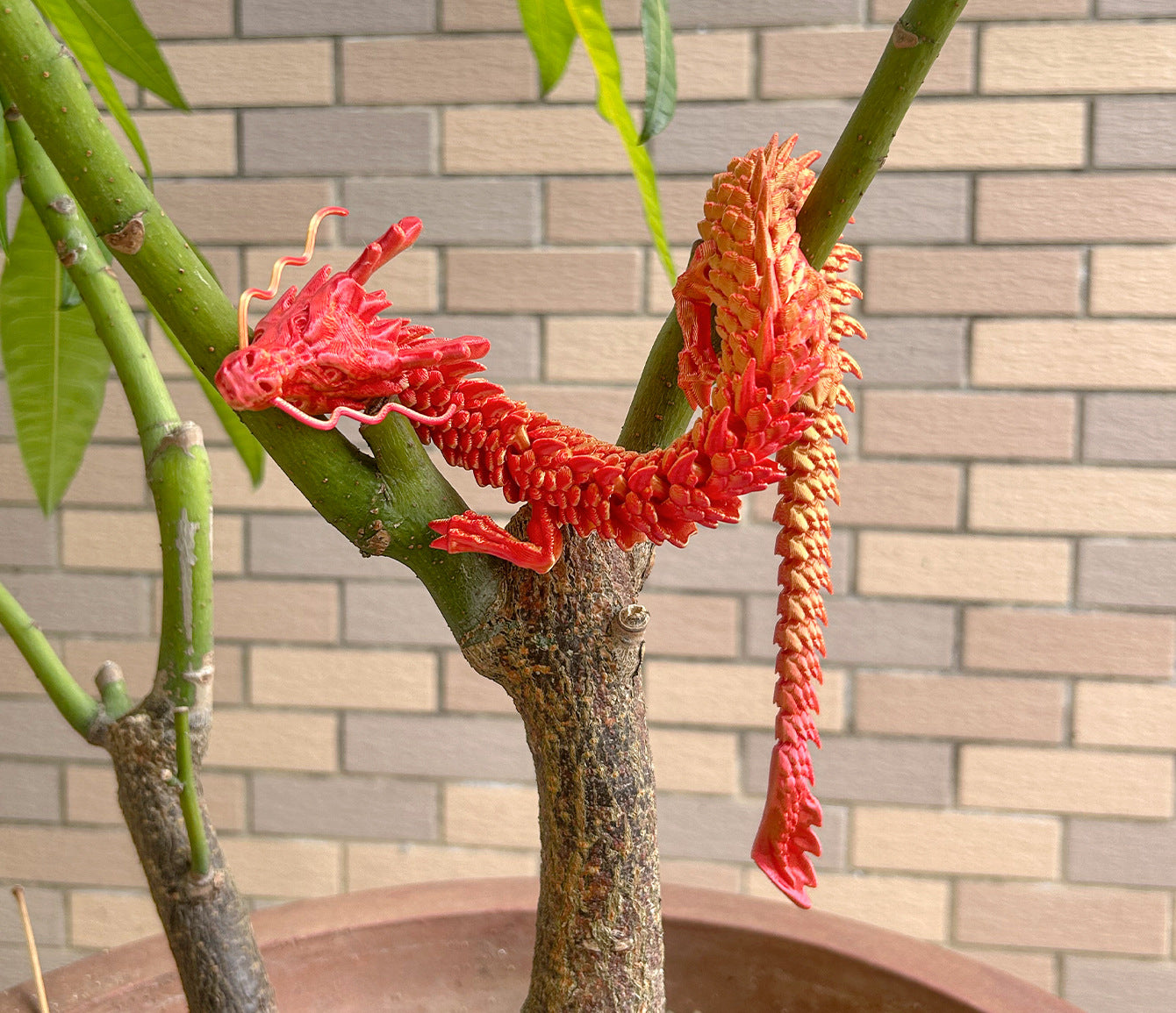 3d-printed Chinese dragon ornaments handicrafts can move the joints