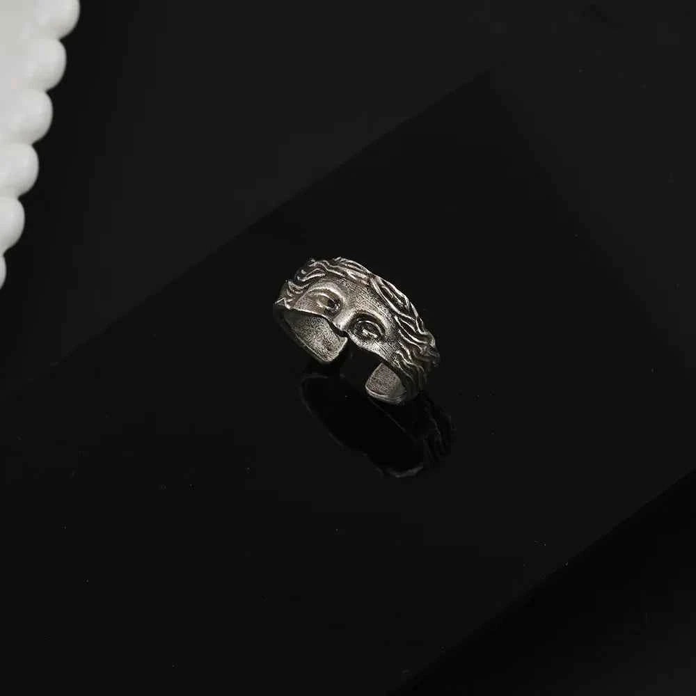 Retro Half Face Venus Ring
