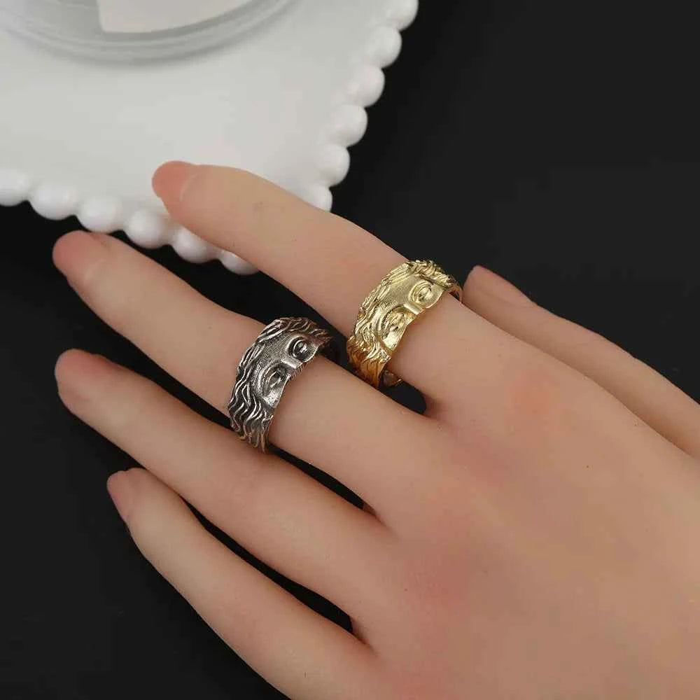 Retro Half Face Venus Ring