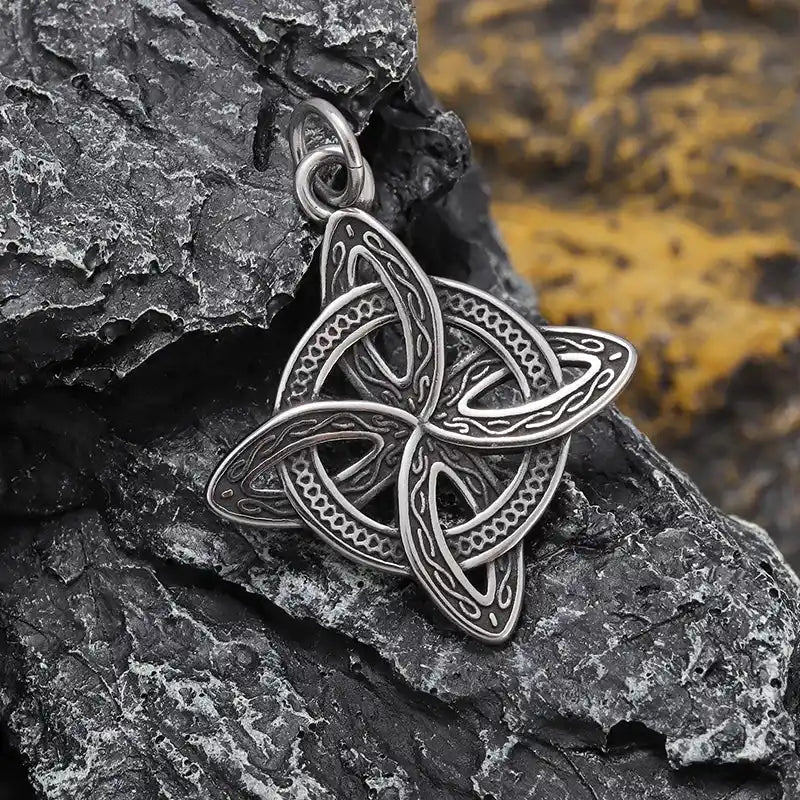The Witch's Knot — Wiccan Celtic Magic Amulet Necklace
