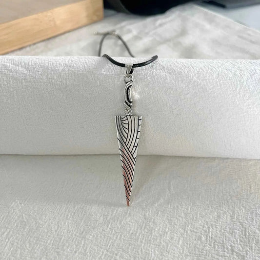 Game Peripherals with a Unique Retro Style: Hollow Knight Cross-Border European and American Hollow Knight Pure Nail Sword Necklace Wholesale