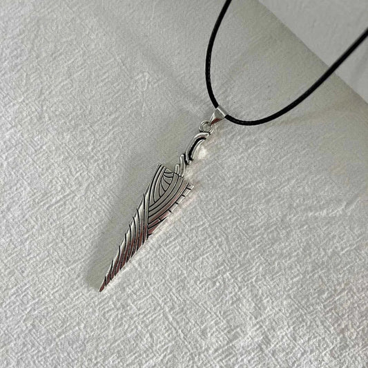 Game Peripherals with a Unique Retro Style: Hollow Knight Cross-Border European and American Hollow Knight Pure Nail Sword Necklace Wholesale