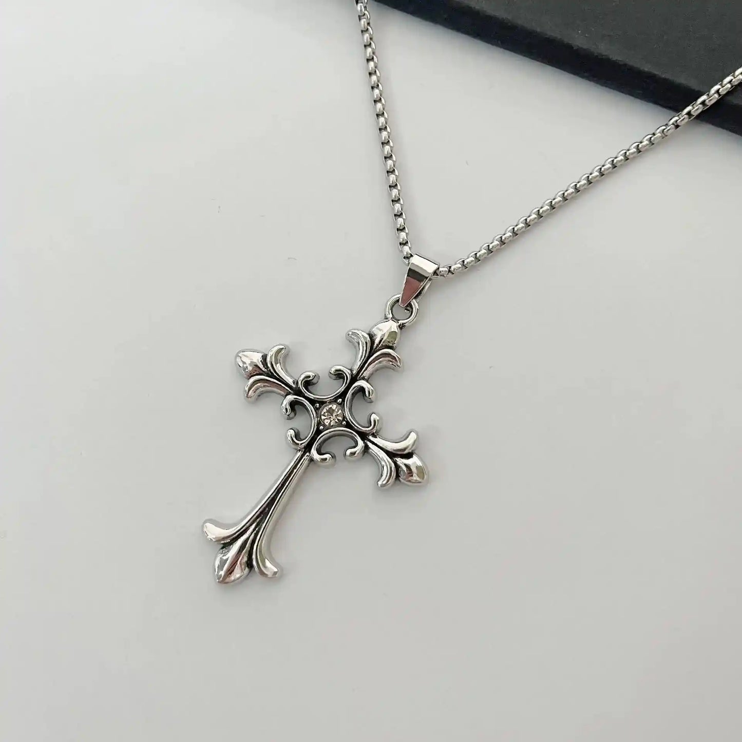 Gothic Style Retro Cross Pendant - Pedlar's Attic