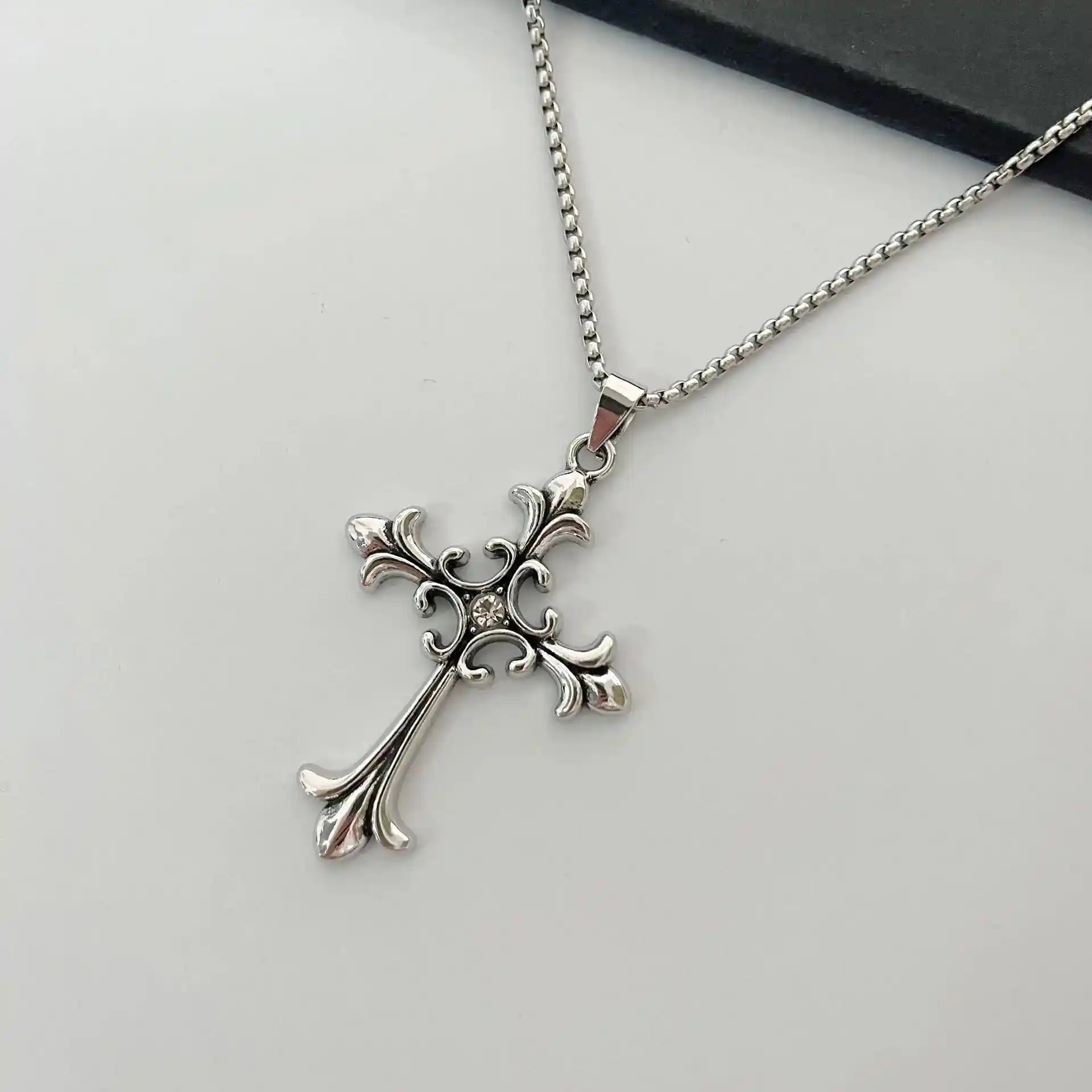 Gothic Style Retro Cross Pendant - Pedlar's Attic