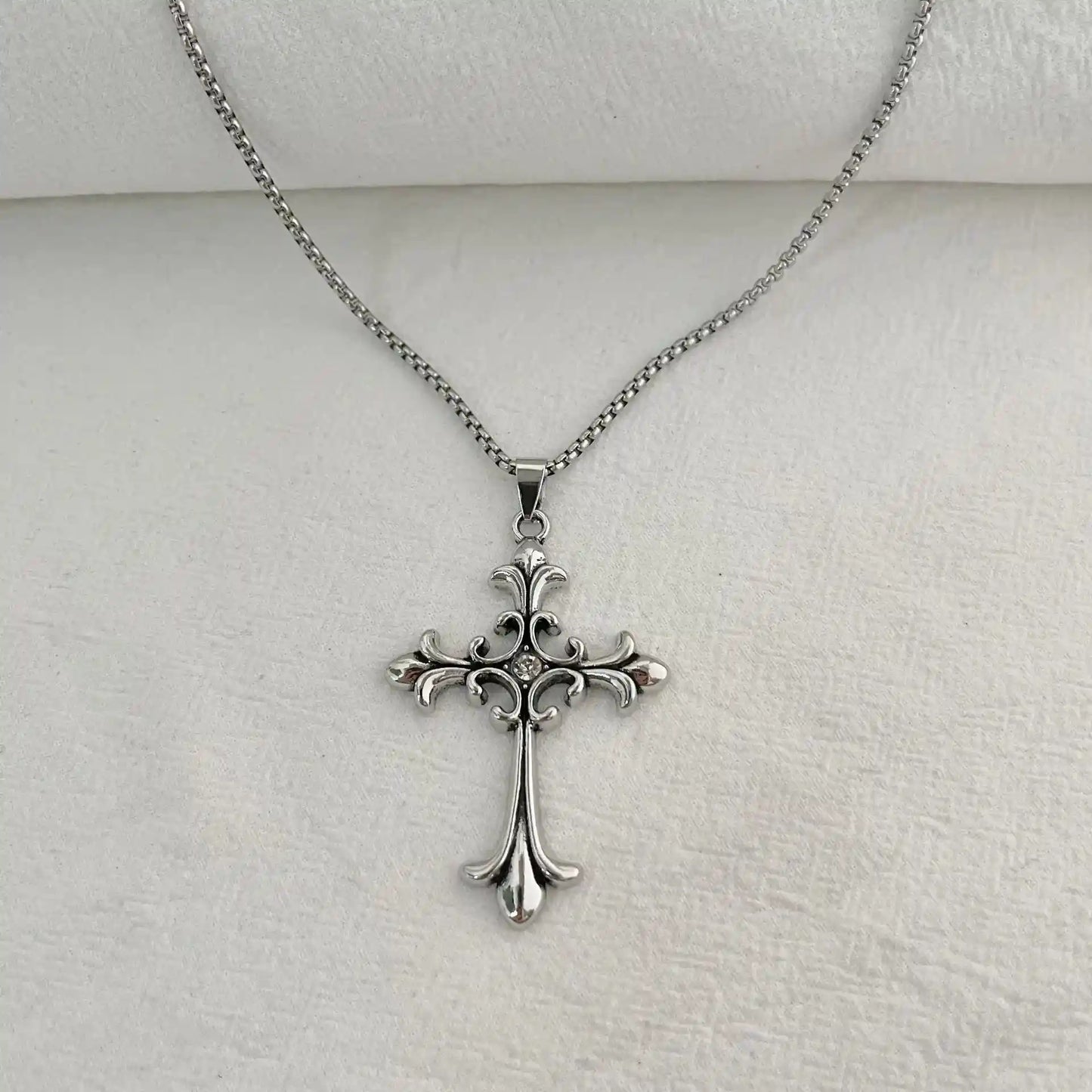 Gothic Style Retro Cross Pendant - Pedlar's Attic