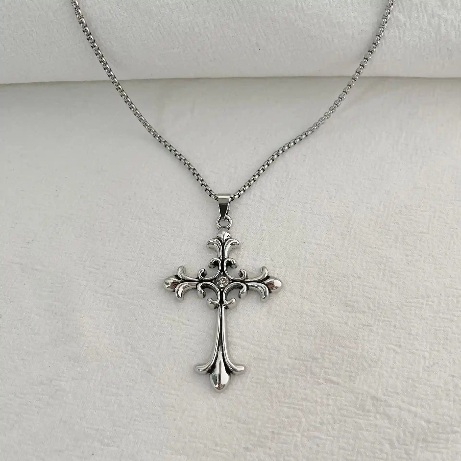 Gothic Style Retro Cross Pendant - Pedlar's Attic