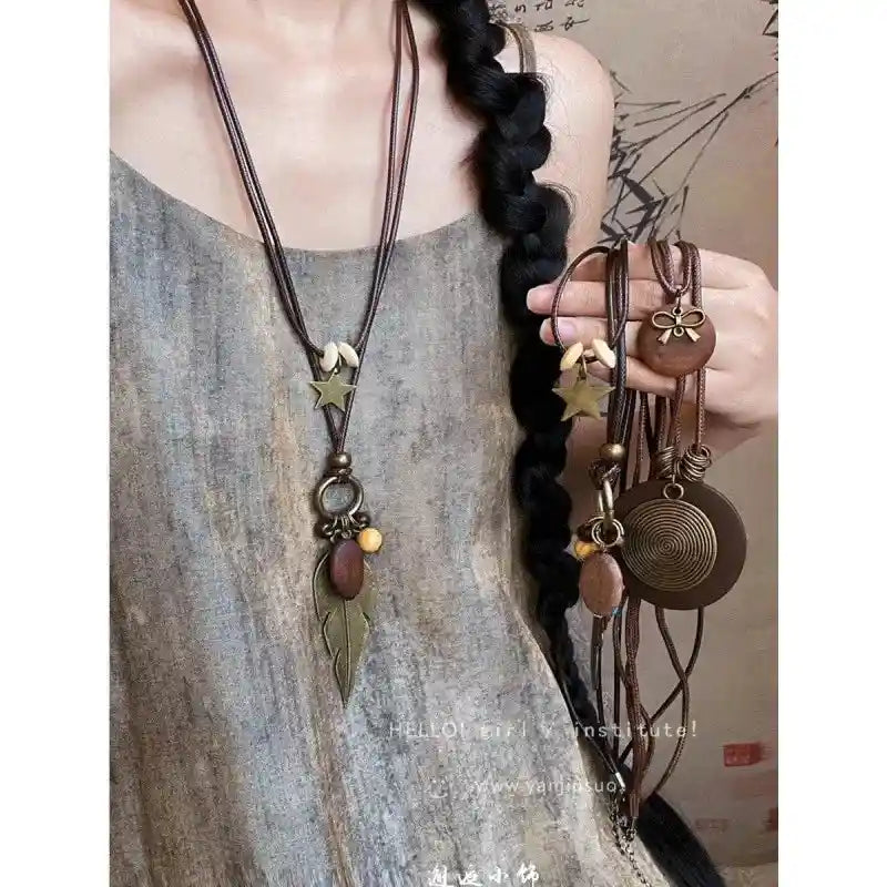 asian Style Feather Necklace - Pedlar's Attic