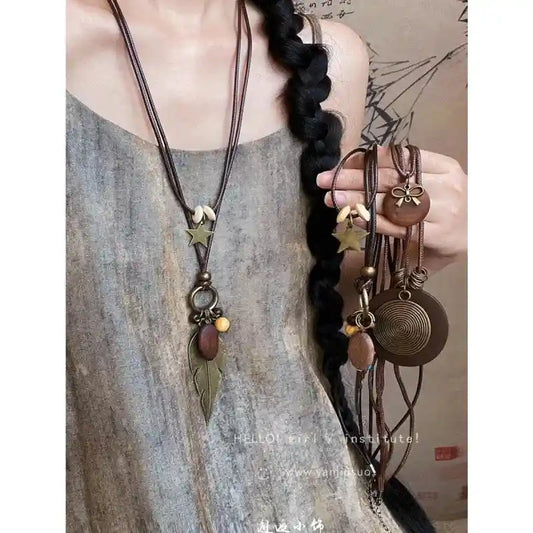 asian Style Feather Necklace - Pedlar's Attic