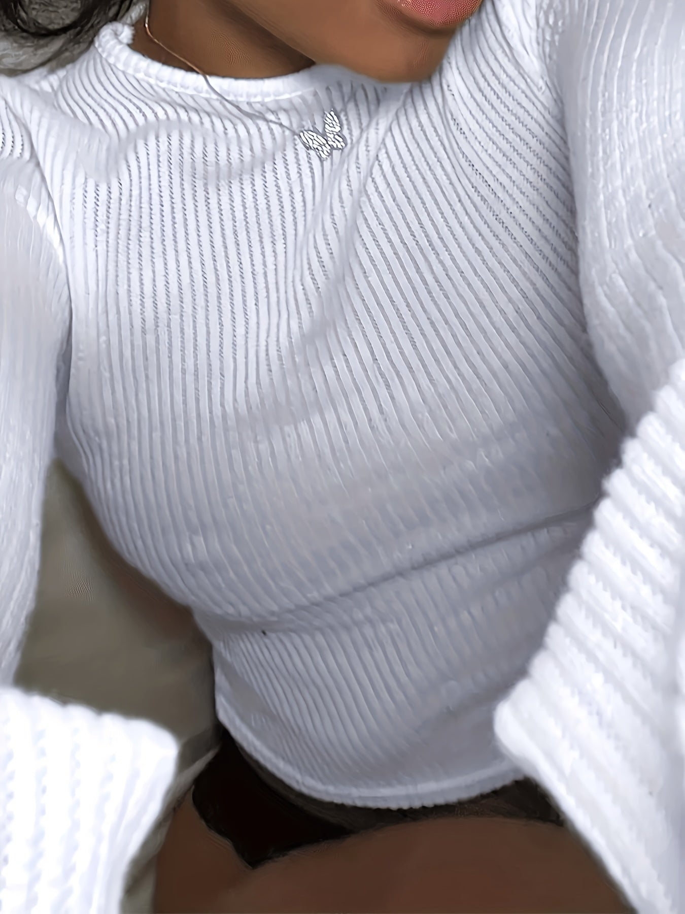 Chic Long Sleeve Crop Top - Solid Color, Comfortable Ribbed Crew Neck Design, Perfect for Spring & Fall - Stylish Women's Essential.