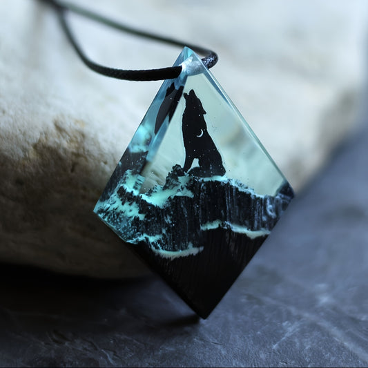 1pcs Unique Handcrafted Resin Wolf Snow Mountain Landscape Pendant Necklace - Exquisite Personalized Gift for Nature Lovers and Outdoor Enthusiasts - Durable, Water-Resistant, and Hypoallergenic Jewelry