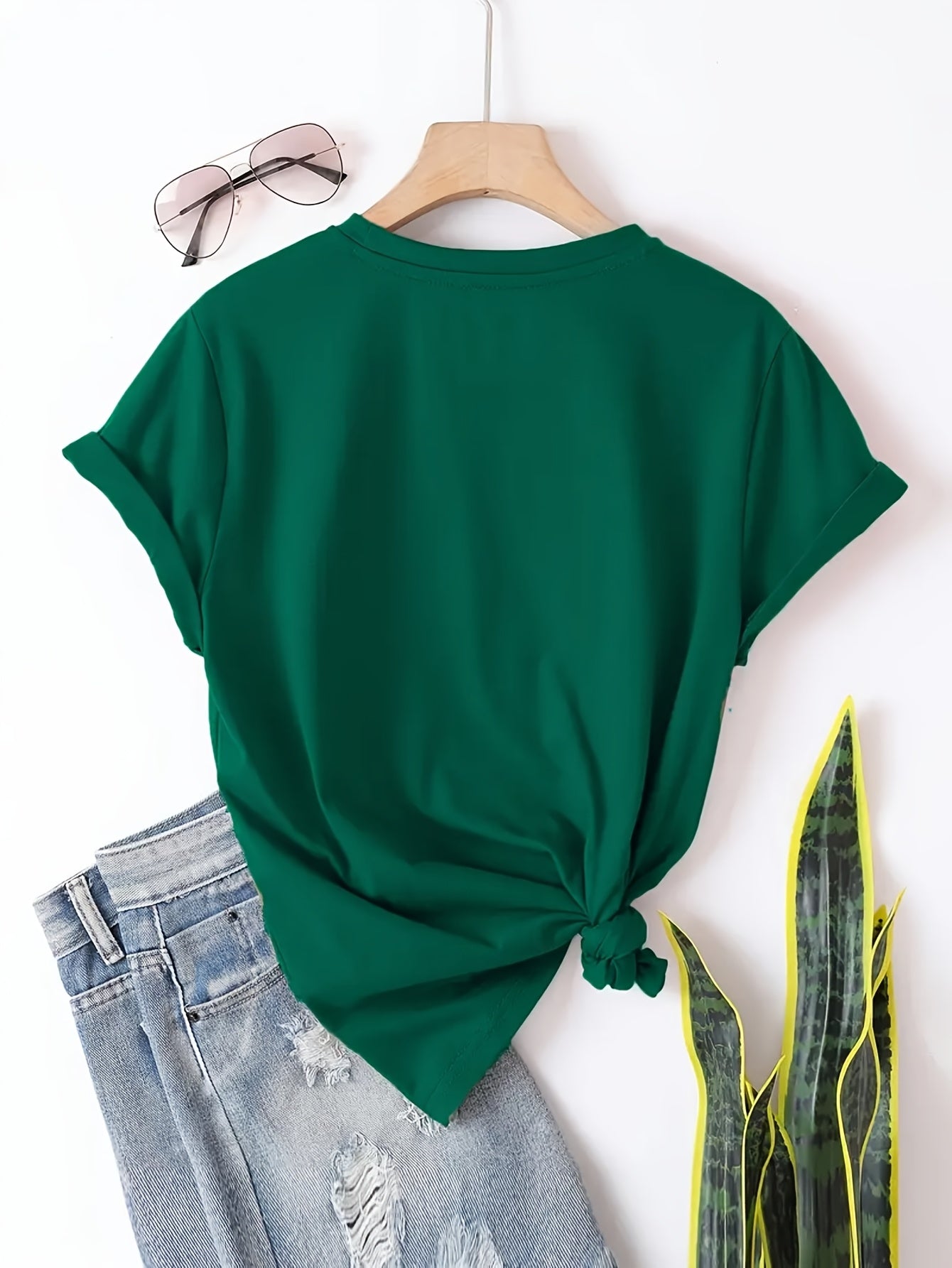 Fashionable Letter Print Women'S T-shirt - Comfortable And Relaxing, Round Neck, Suitable For All Seasons, Elegant And Casual Top, Shipped Locally, Pure Top For Summer, Essential For Elegant Parties In Summer