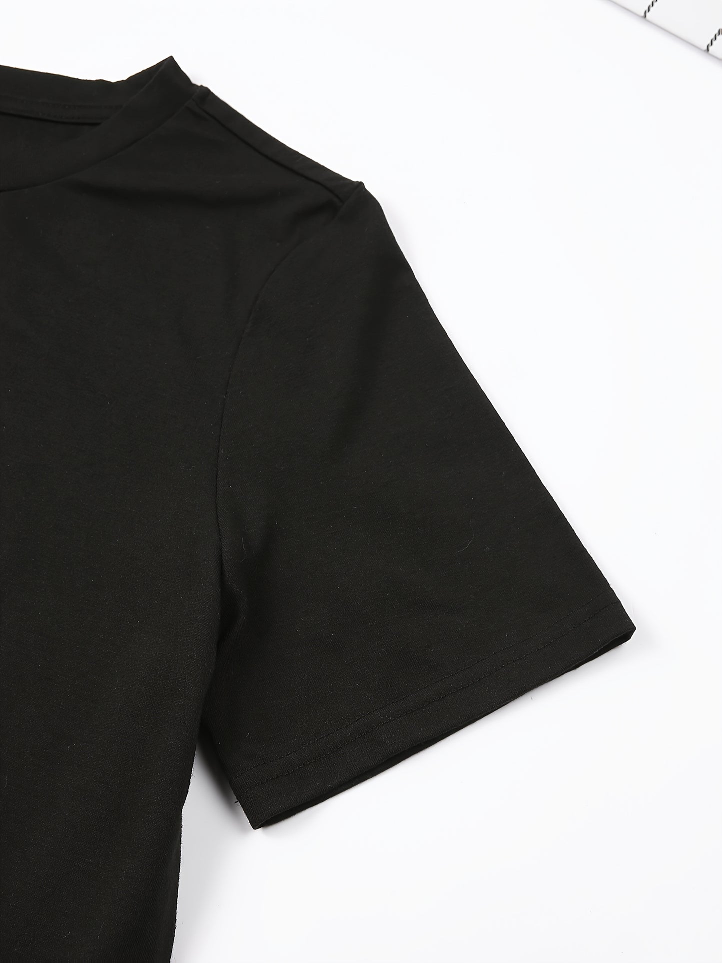 Fashionable Letter-printed Women'S T-shirt - Comfortable And Relaxed, Round Neck, Elegant And Casual Top Suitable For All Seasons, Shipped Locally, Pure Top For Summer, An Essential For Elegant Parties And Summer