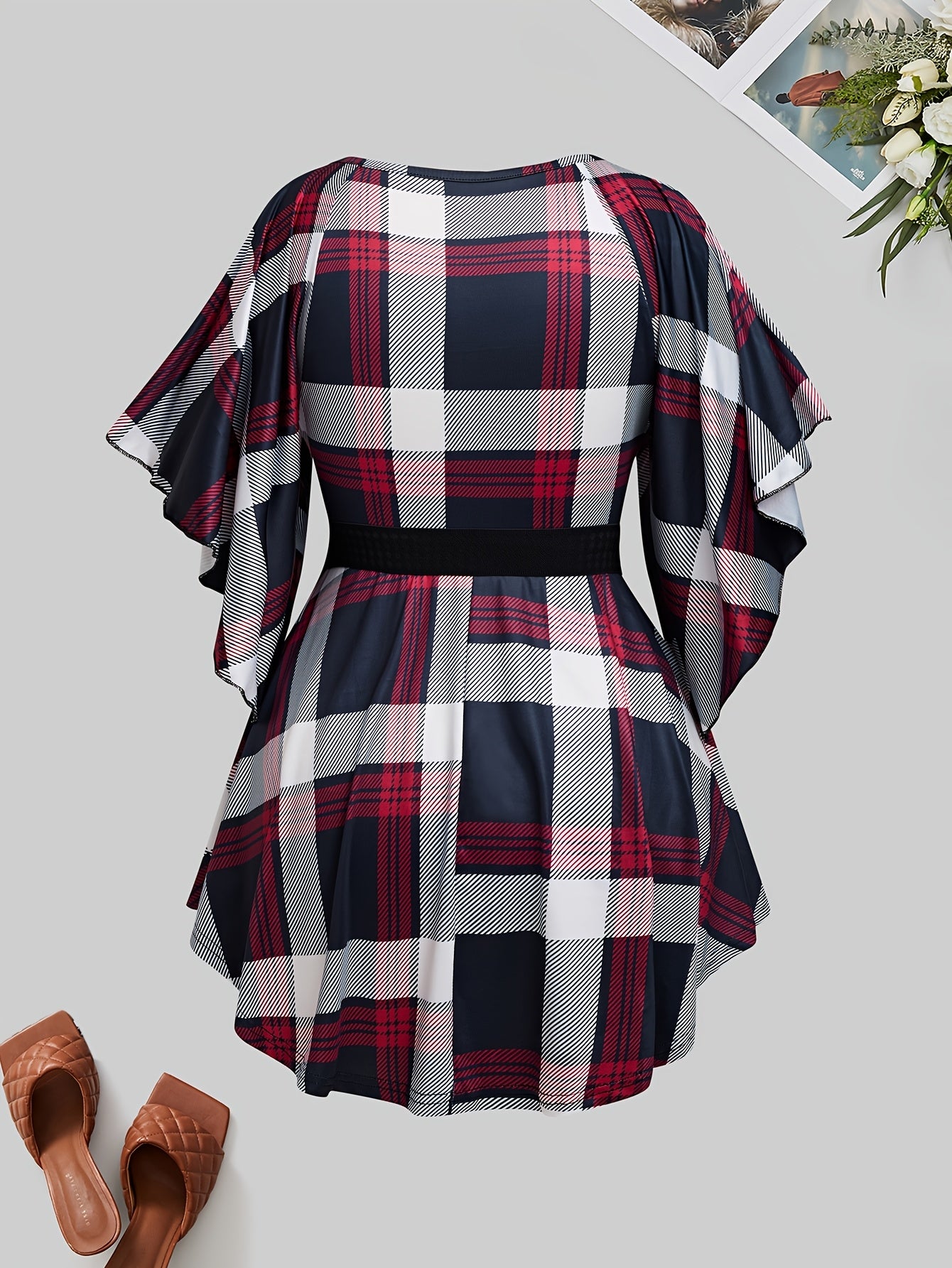 [Plus Size T-Shirt] Valentine's Day Plus Size Women's T-Shirt | Metallic Heart Design, Casual Print, Pleated Short Sleeve & Waist Belt | Perfect for Spring/Summer